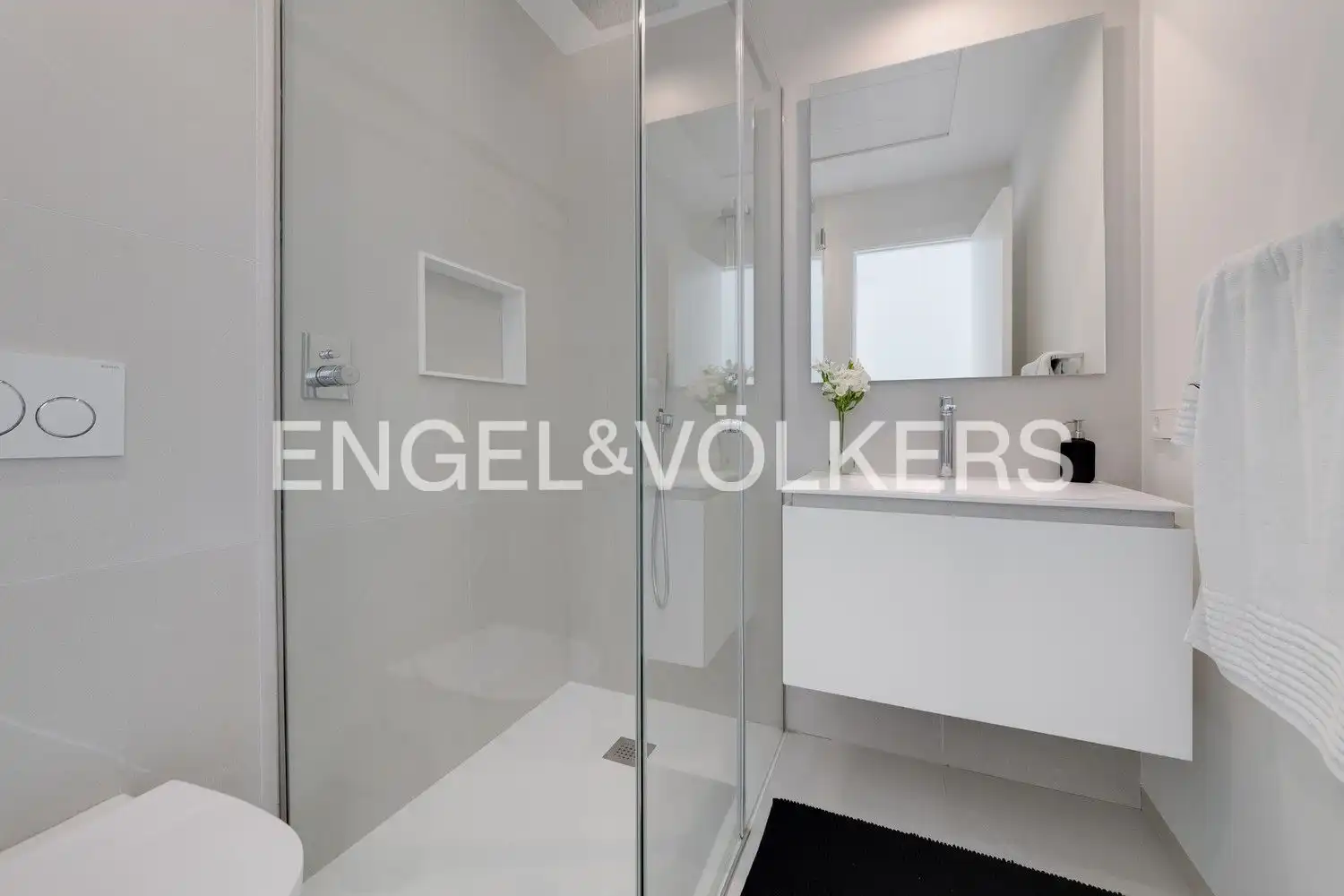 Baño de Finca rústica en venta en Orihuela con Aire acondicionado, Calefacción y Jardín privado
