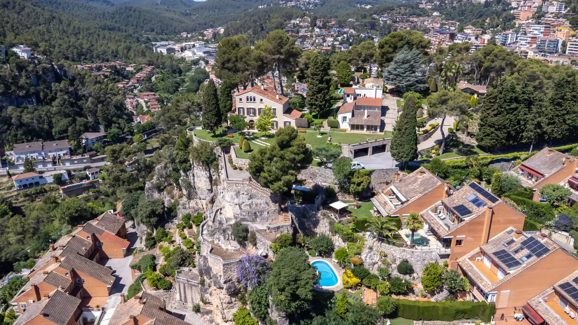 Jardí de Finca rústica en venda en Corbera de Llobregat amb Aire condicionat, Calefacció i Terrassa