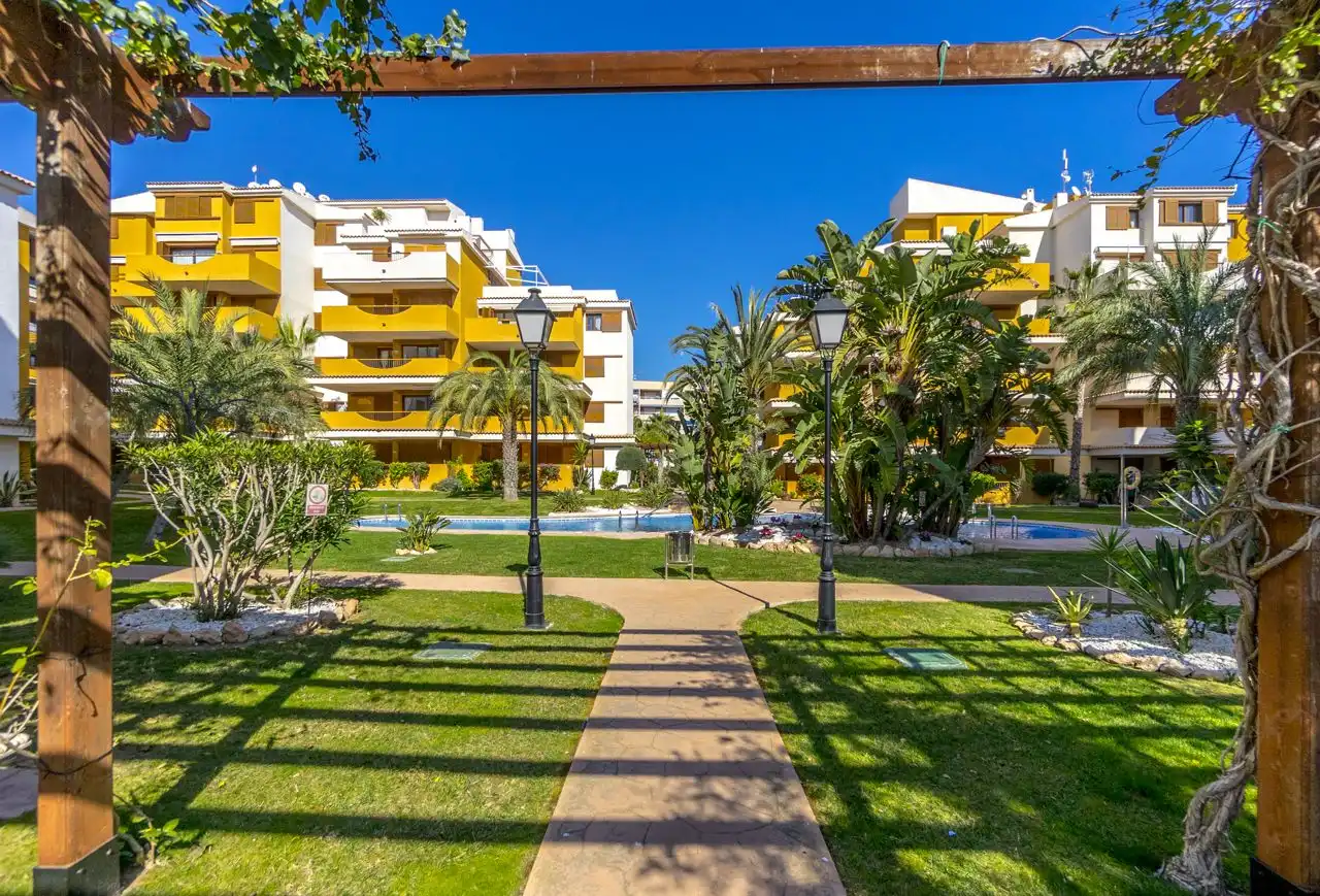 Apartament amb terrassa en venda a Avenida de las  Olas, imagen 31