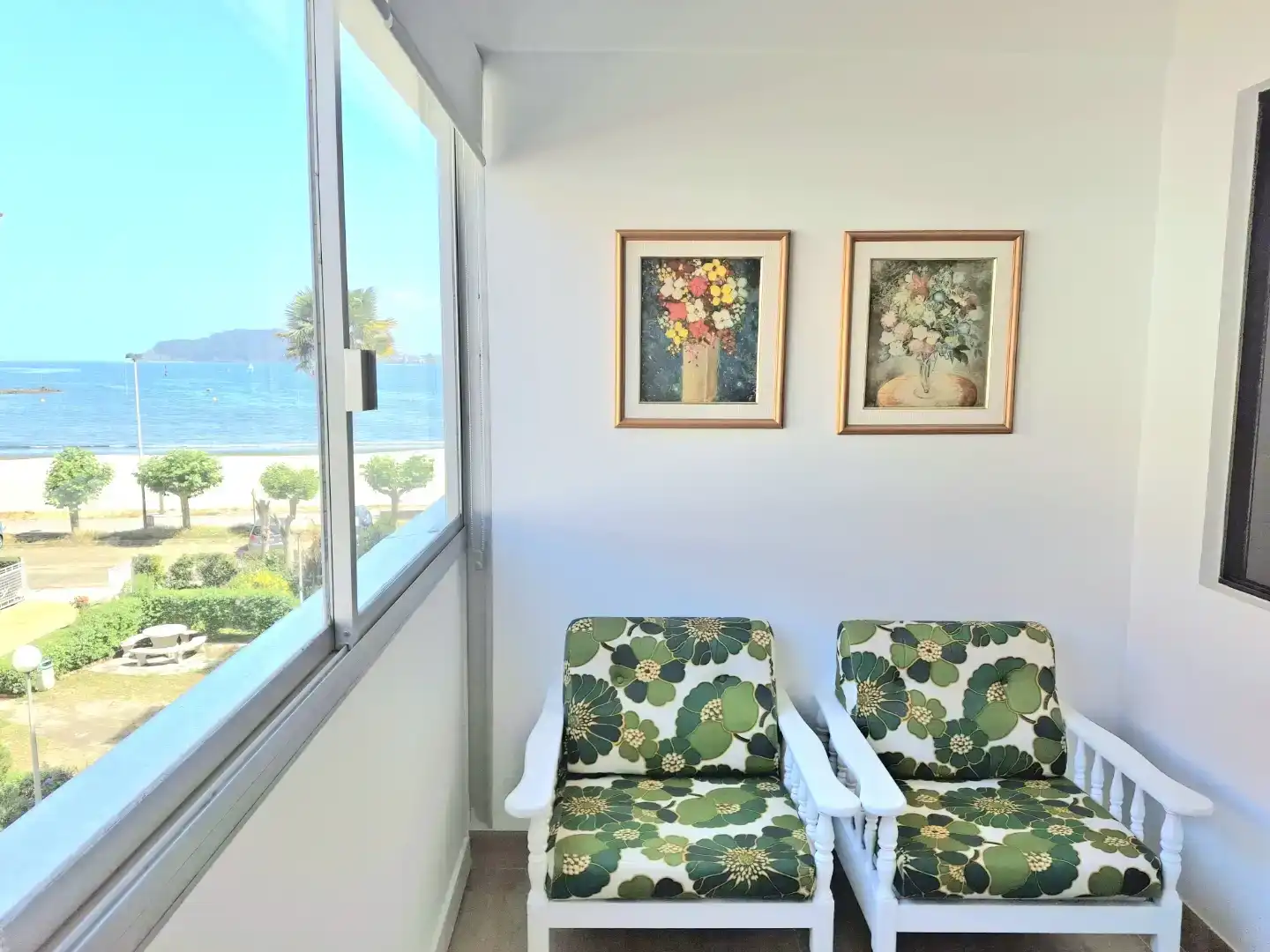 Wohnzimmer von Wohnung zur Miete in Baiona mit Privatgarten