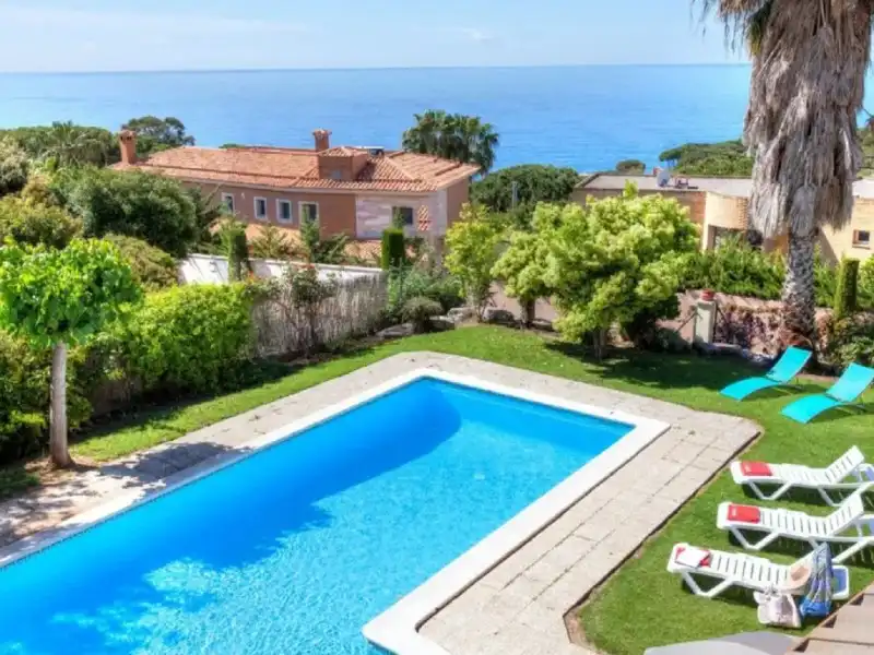 Swimming pool of Houses for sale in Lloret de Mar