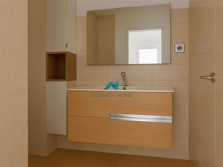 Bathroom of Flat for sale in Granollers  with Air Conditioner, Parquet flooring and Balcony