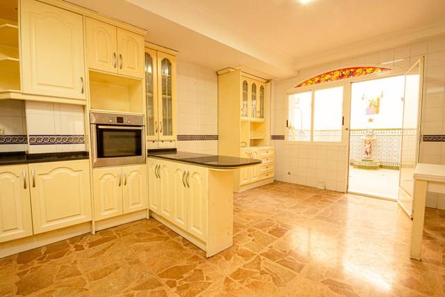 Apartamento en Venta en Calle RAMON GALLUD en Centro - Muelle Pesquero