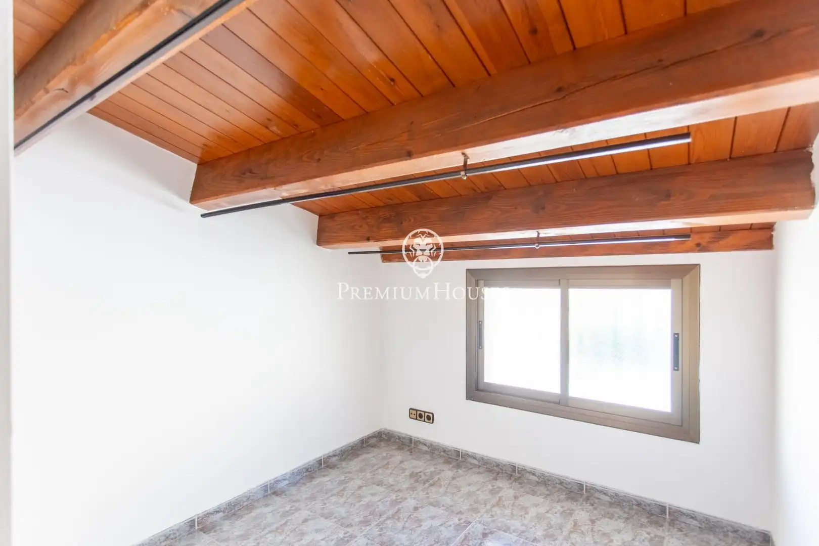 Einfamilien-Reihenhaus zum Verkauf in Canet de Mar mit Klimaanlage, Heizung und Terrasse