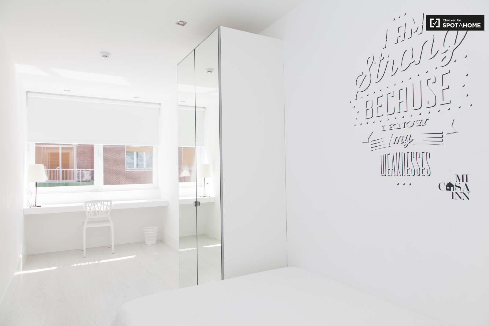 Dormitori de Casa o xalet per a compartir en  Madrid Capital amb Aire condicionat i Terrassa