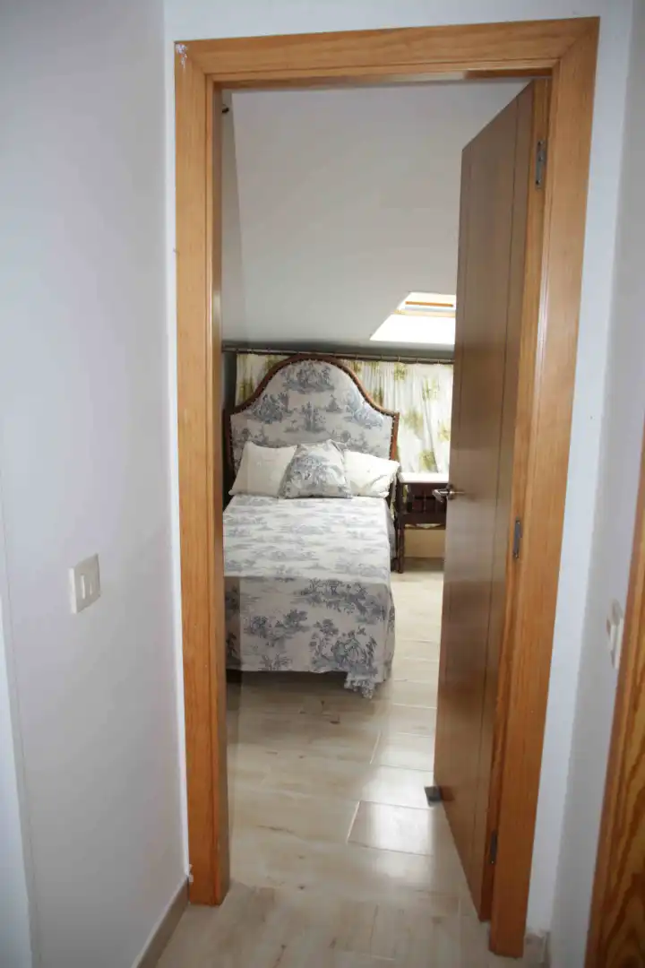 Dormitori de Casa adosada en venda en Padrón amb Jardí privat, Moblat i Forn