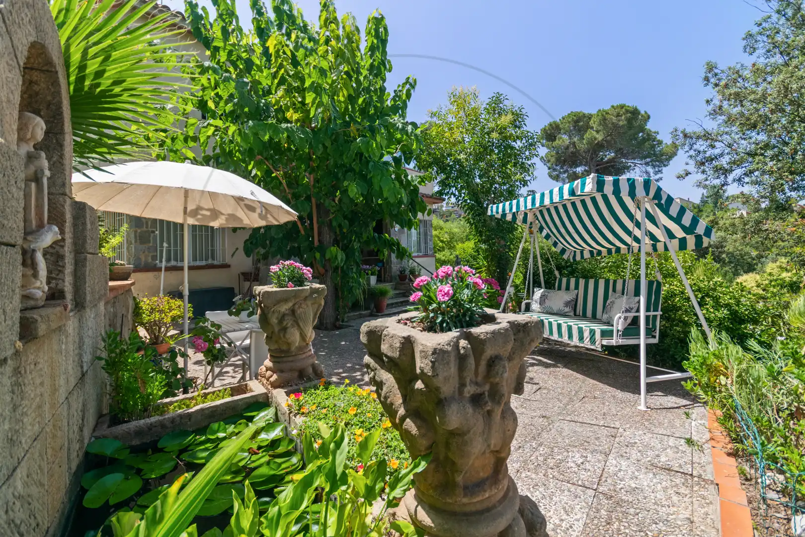 Garden of Houses for sale in Sant Cugat del Vallès  with Heating, Private garden and Parquet flooring