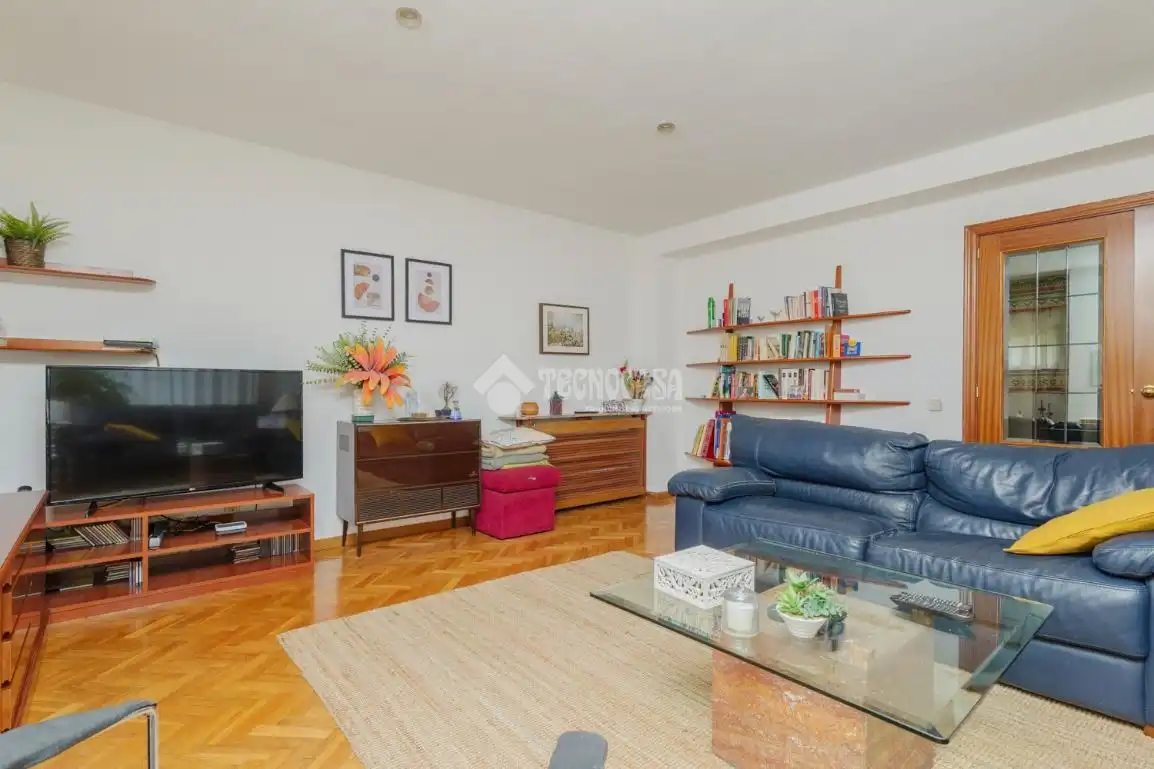 Sala d'estar de Casa adosada en venda en Tres Cantos amb Aire condicionat i Calefacció