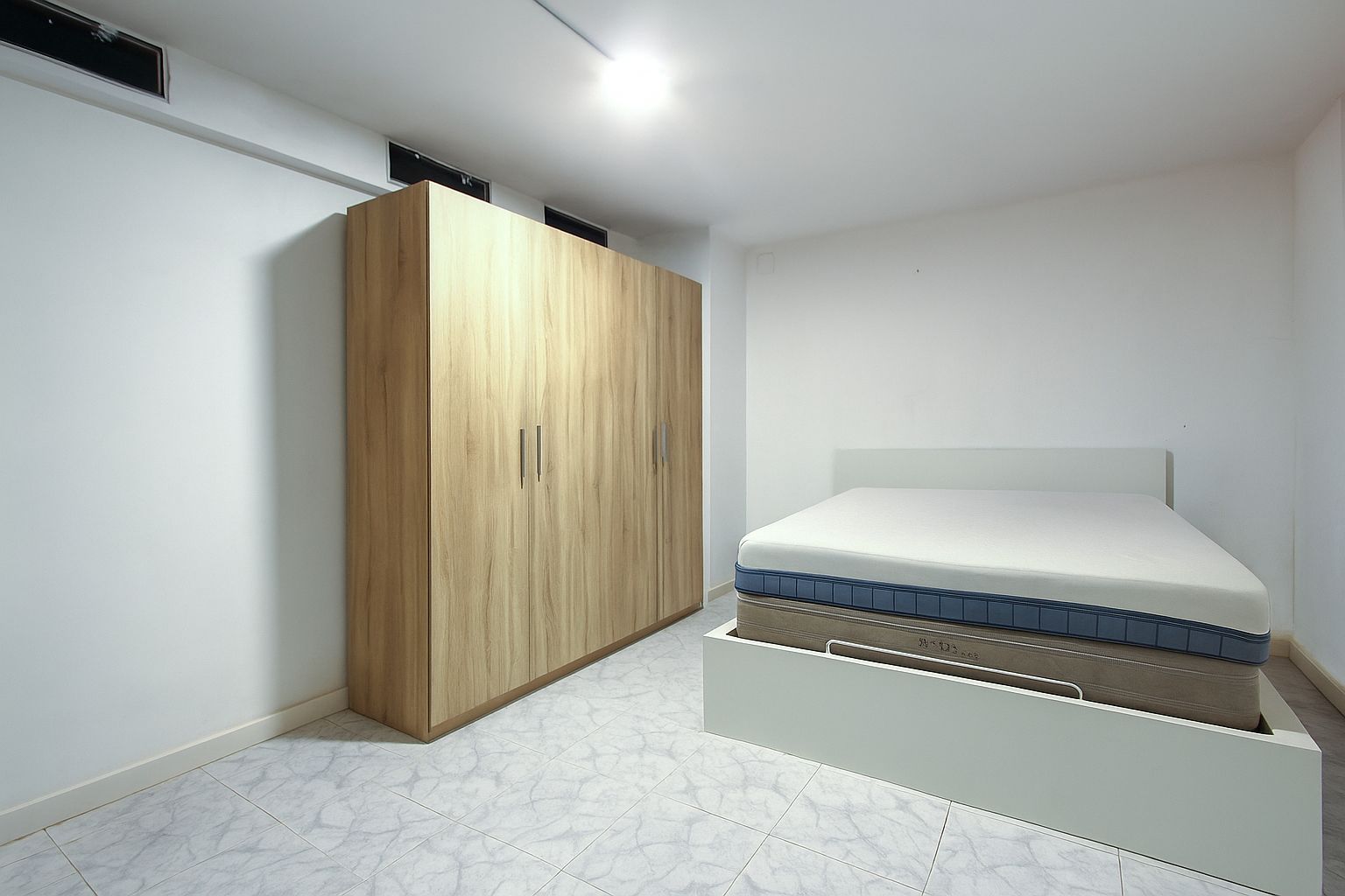 Bedroom of Flat for sale in Rubí  with Furnished