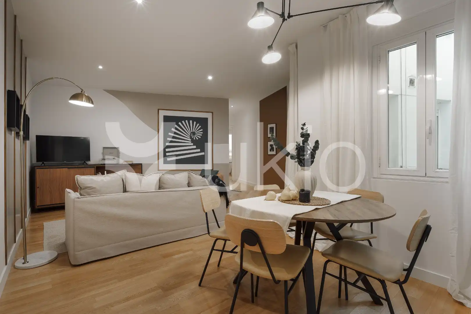 Sala de estar de Apartamento de alquiler en Madrid con Aire acondicionado, Calefacción y Amueblado