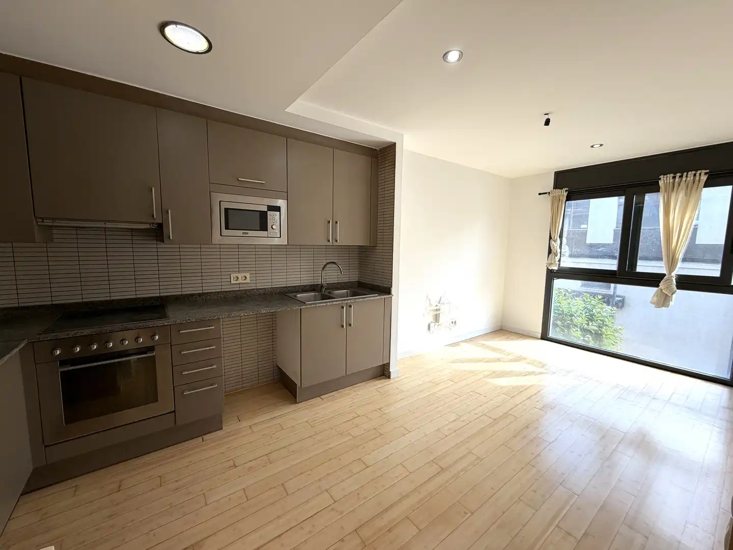 Cocina de Piso en venta en Tàrrega con Calefacción, Horno y Microondas