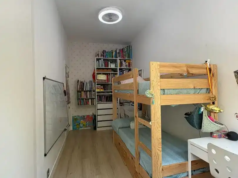 Bedroom of Flat for sale in  Madrid Capital  with Air Conditioner