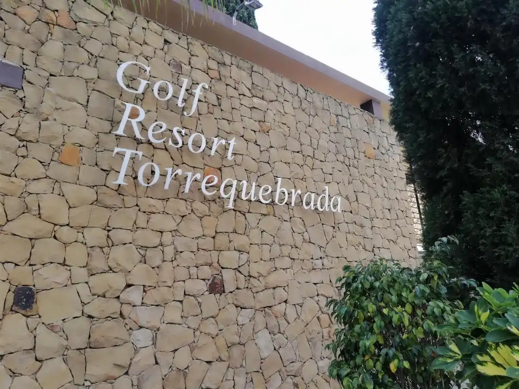 Vista exterior de Garatge en venda en Benalmádena