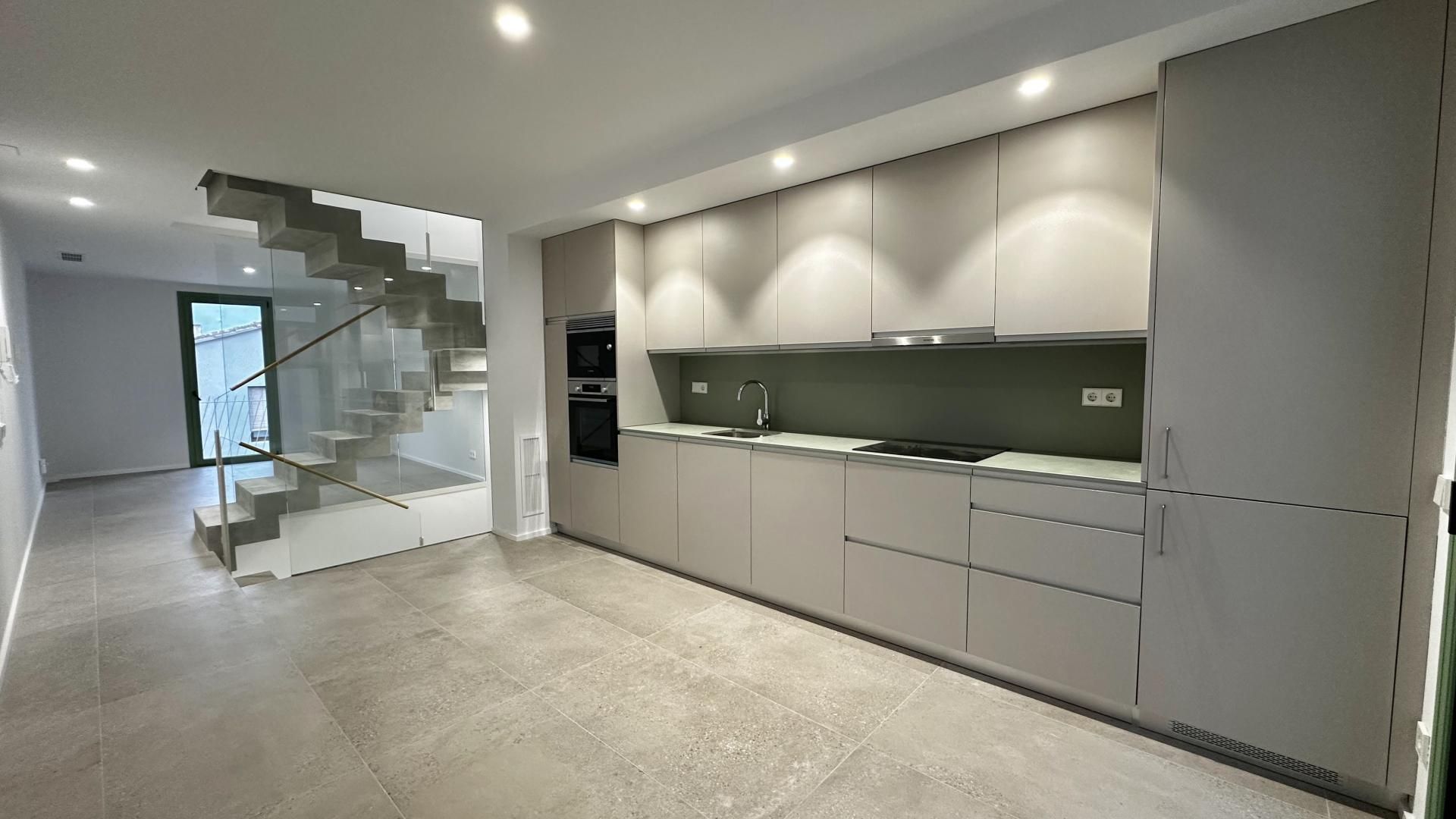 Küche von Einfamilien-Reihenhaus zum Verkauf in Sant Celoni mit Heizung