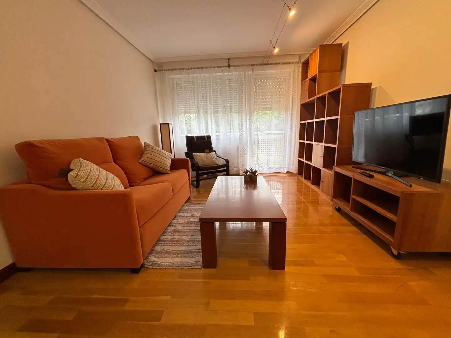 Sala de estar de Piso de alquiler en  Pamplona / Iruña con Calefacción, Amueblado y Horno