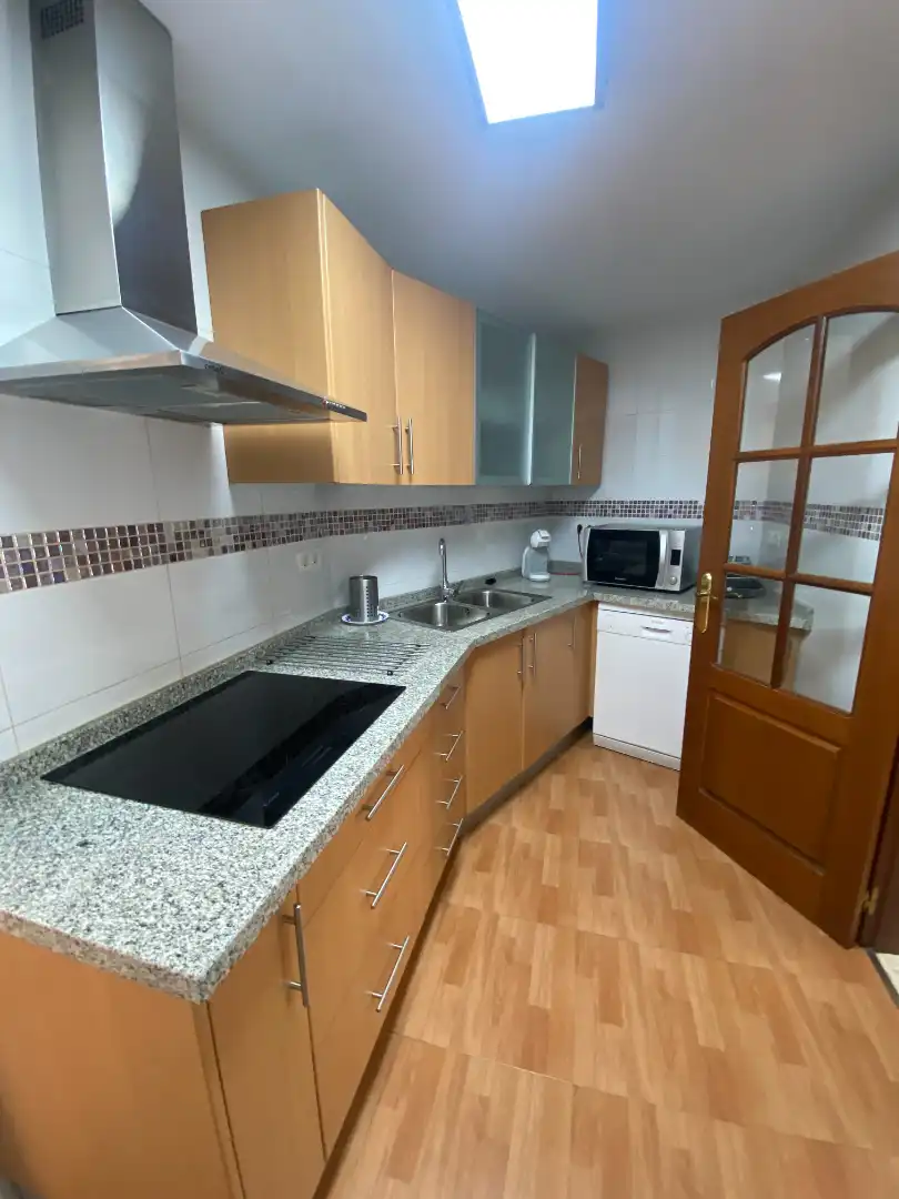 Cuina de Pis de lloguer en Málaga amb Aire condicionat, Moblat i Forn