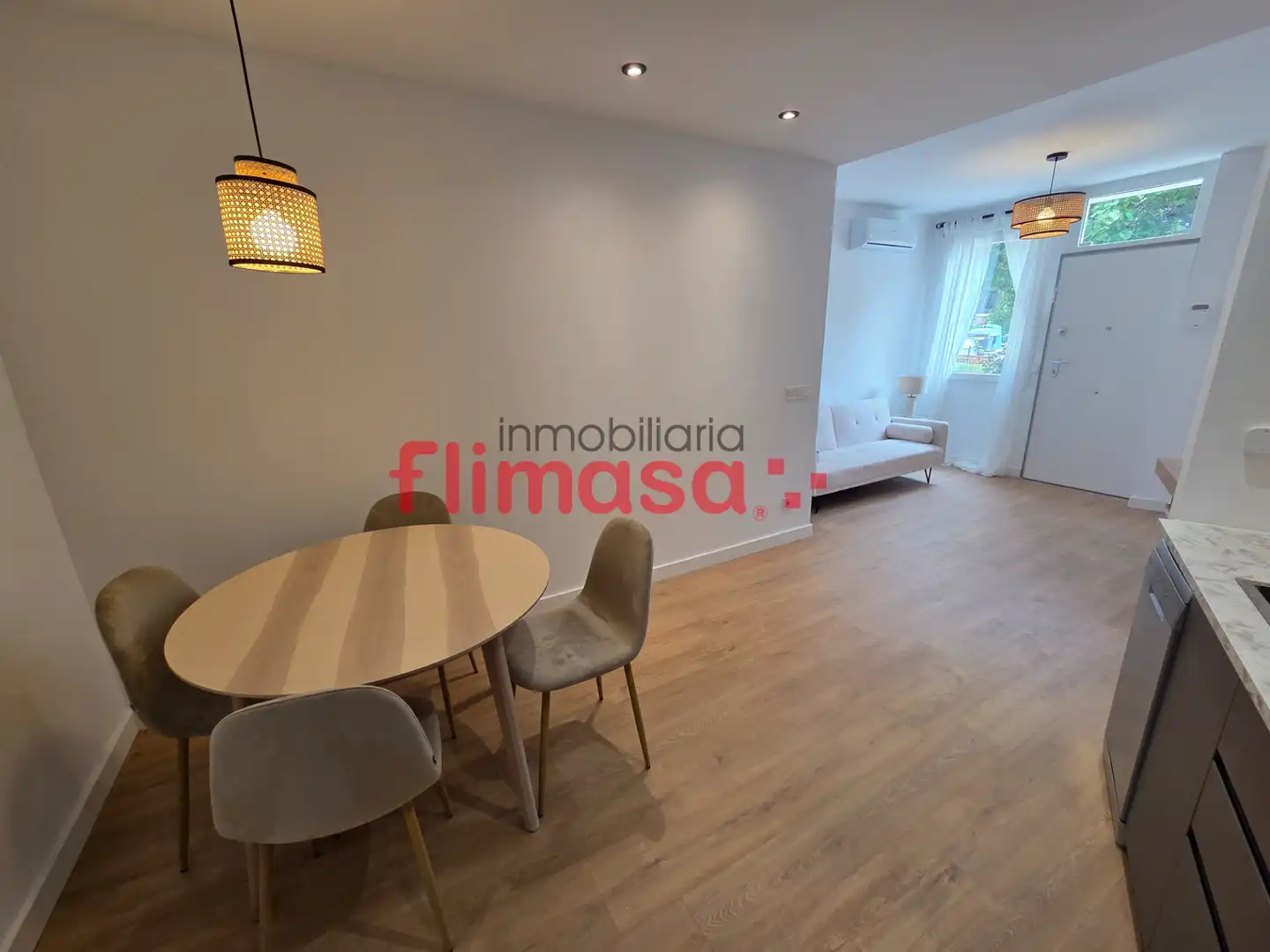 Dormitori de Apartament en venda en Móstoles amb Aire condicionat, Calefacció i Moblat