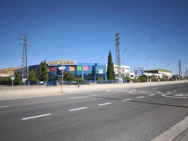 Nave industrial en Venta en Polígono Cantabria