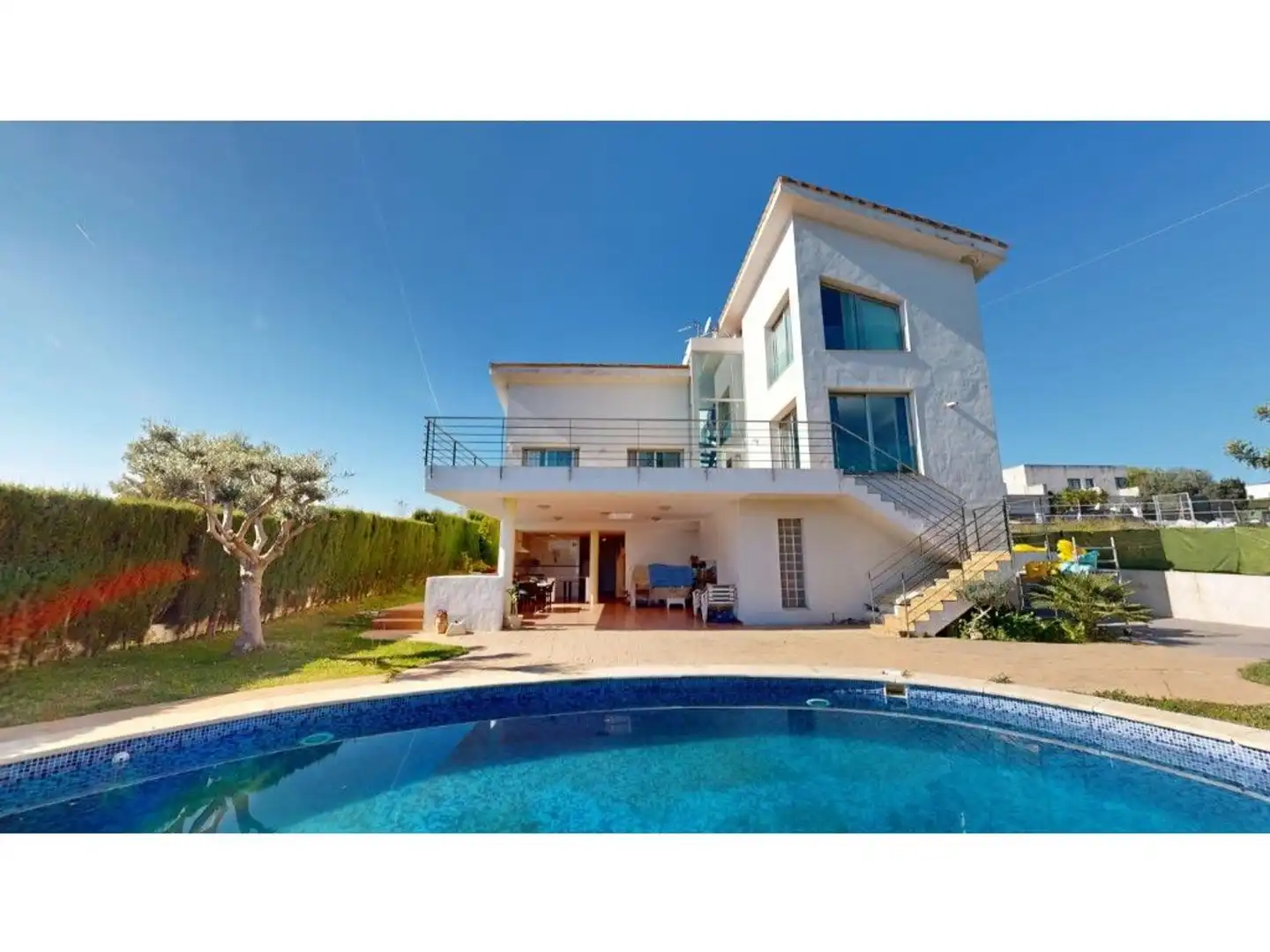 Vista exterior de Casa o xalet en venda en Rocafort amb Jardí privat, Terrassa i Piscina