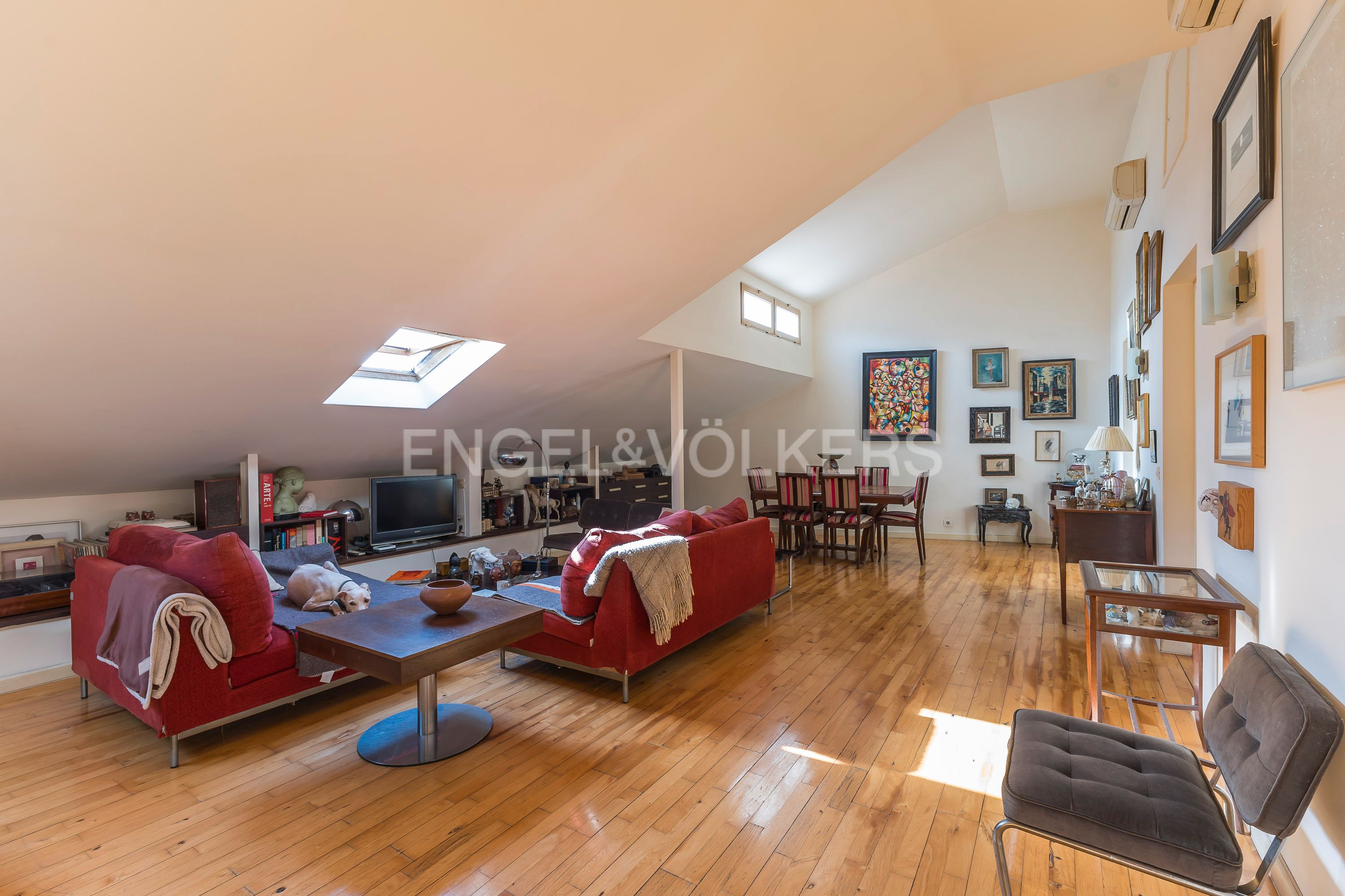 Sala d'estar de Apartament en venda en  Madrid Capital amb Aire condicionat, Calefacció i Parquet