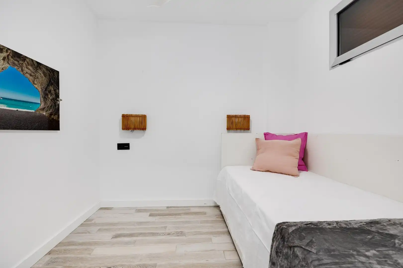 Dormitori de Apartament en venda en Torrevieja amb Terrassa, Traster i Piscina comunitària