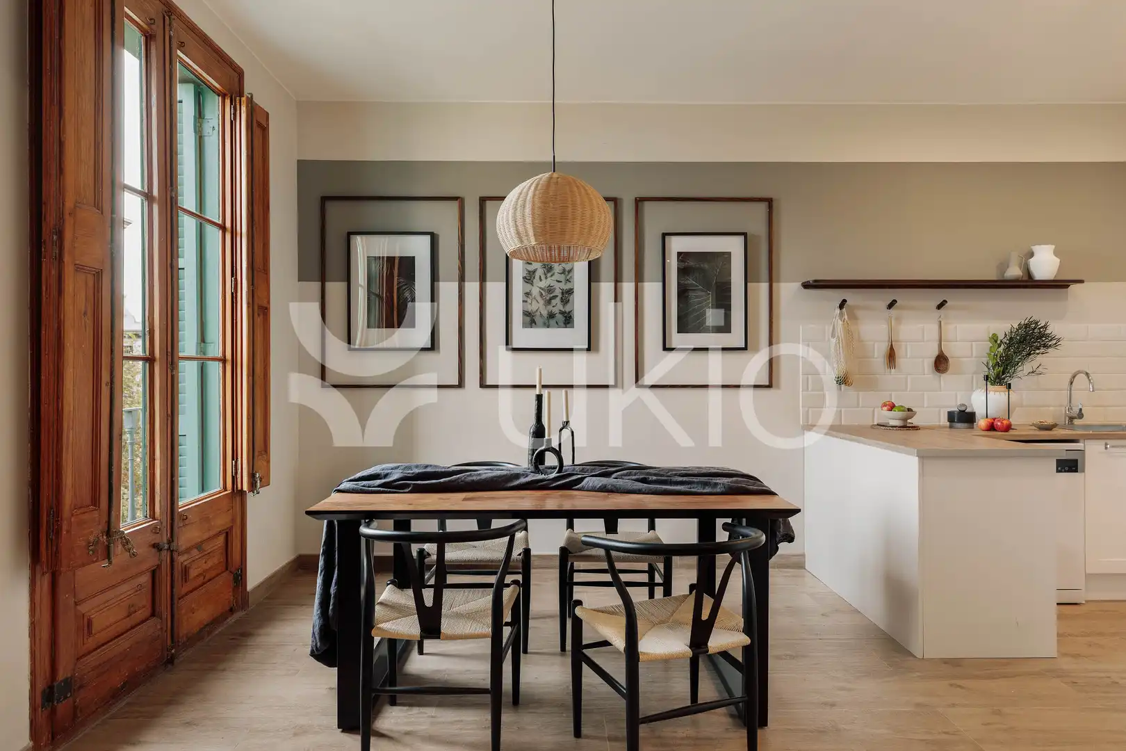 Apartamento con terraza en alquiler en Carrer de Pau Claris, imagen 3