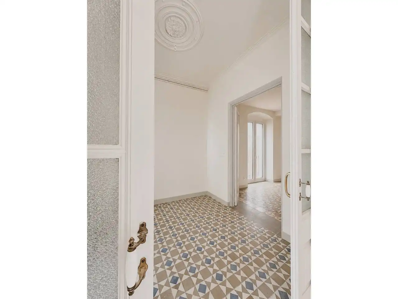 Piso de alquiler en Girona con Aire acondicionado, Calefacción y Jardín privado