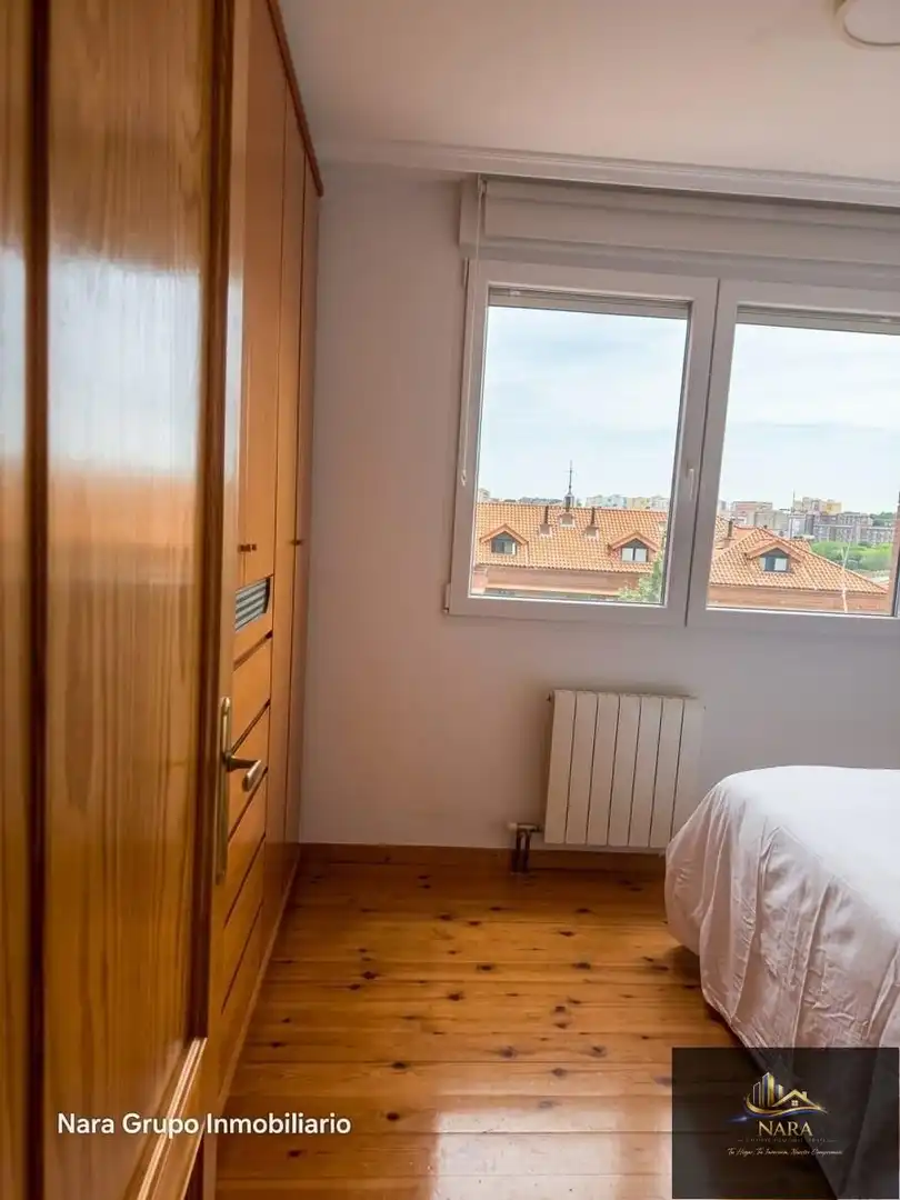 Schlafzimmer von Wohnung zum Verkauf in Santander mit Heizung, Privatgarten und Parkett