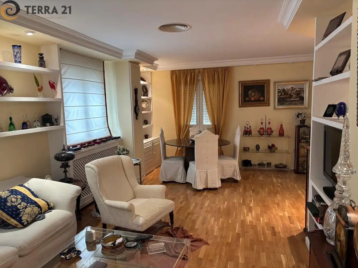 Menjador de Pis en venda en Jaén amb Aire condicionat, Calefacció i Parquet