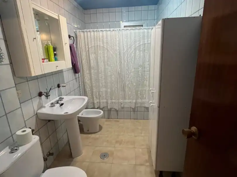 Bathroom of Flat for sale in Marmolejo  with Terrace, Storage room and Furnished