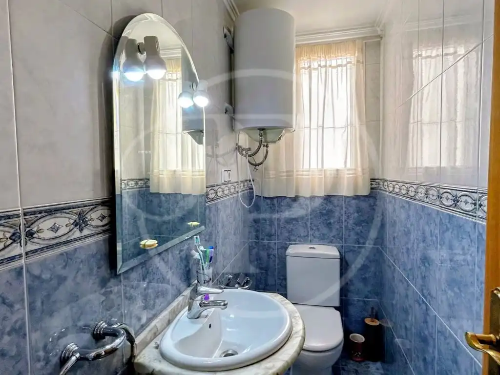 Badezimmer von Wohnungen zum Verkauf in Valencia mit Klimaanlage und Balkon