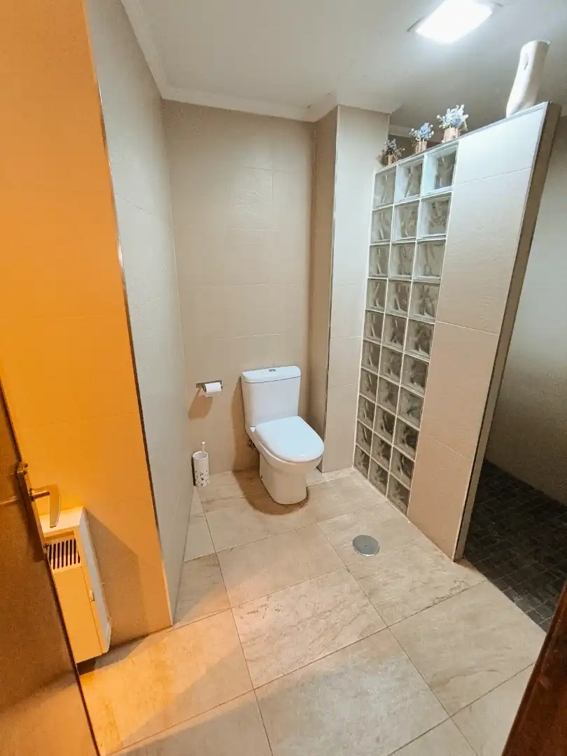 Baño de Piso en venta en Palencia con Calefacción, Parquet y Terraza