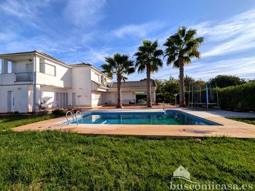 Maison rustique avec jardin à vendre à Urbanización Los Almendros