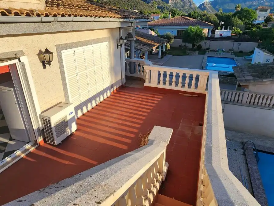 Piso en alquiler en Av Clavells 5