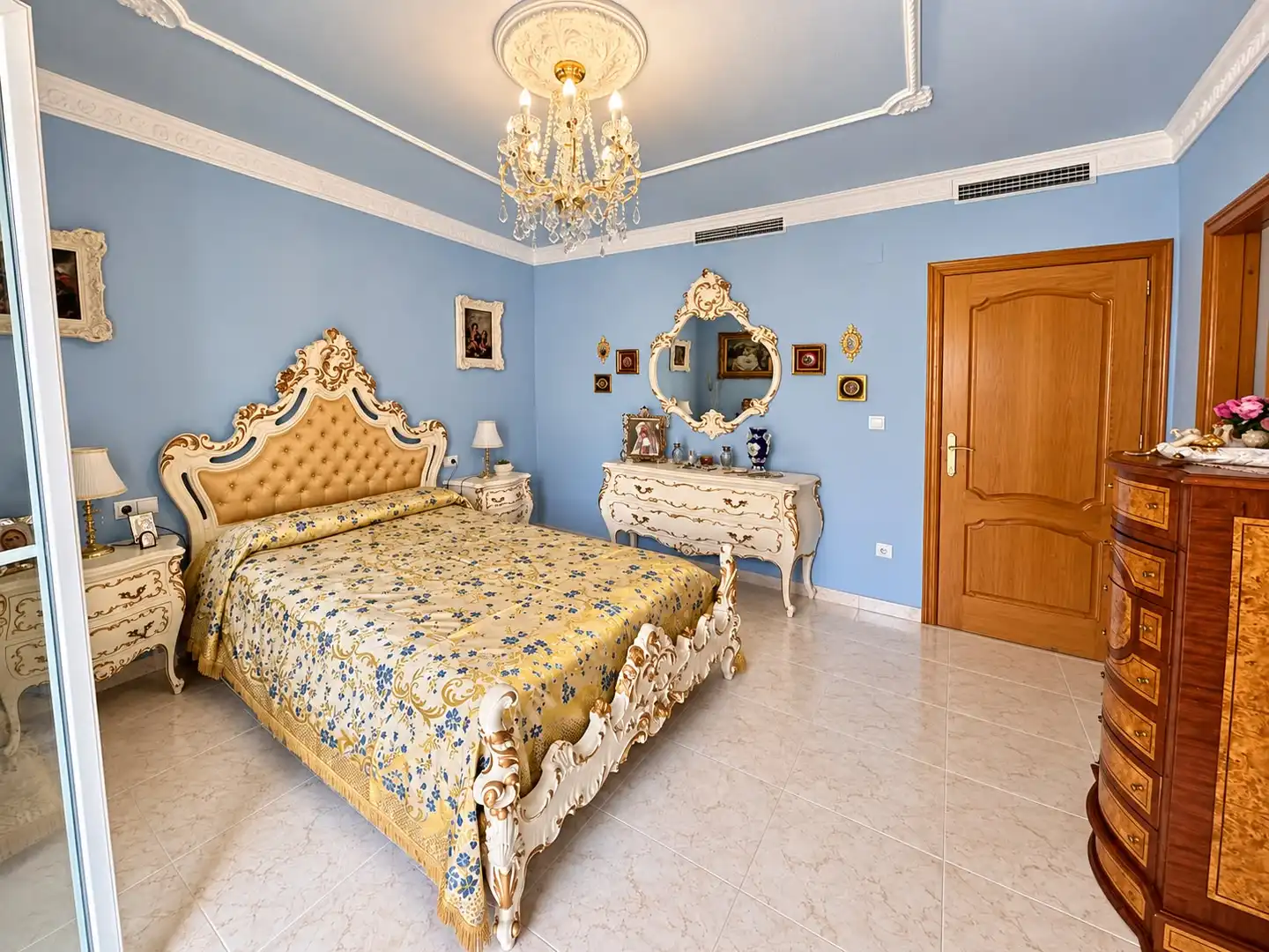 Terraced house with terrace for sale in Calle Versalles 7, imagen 35
