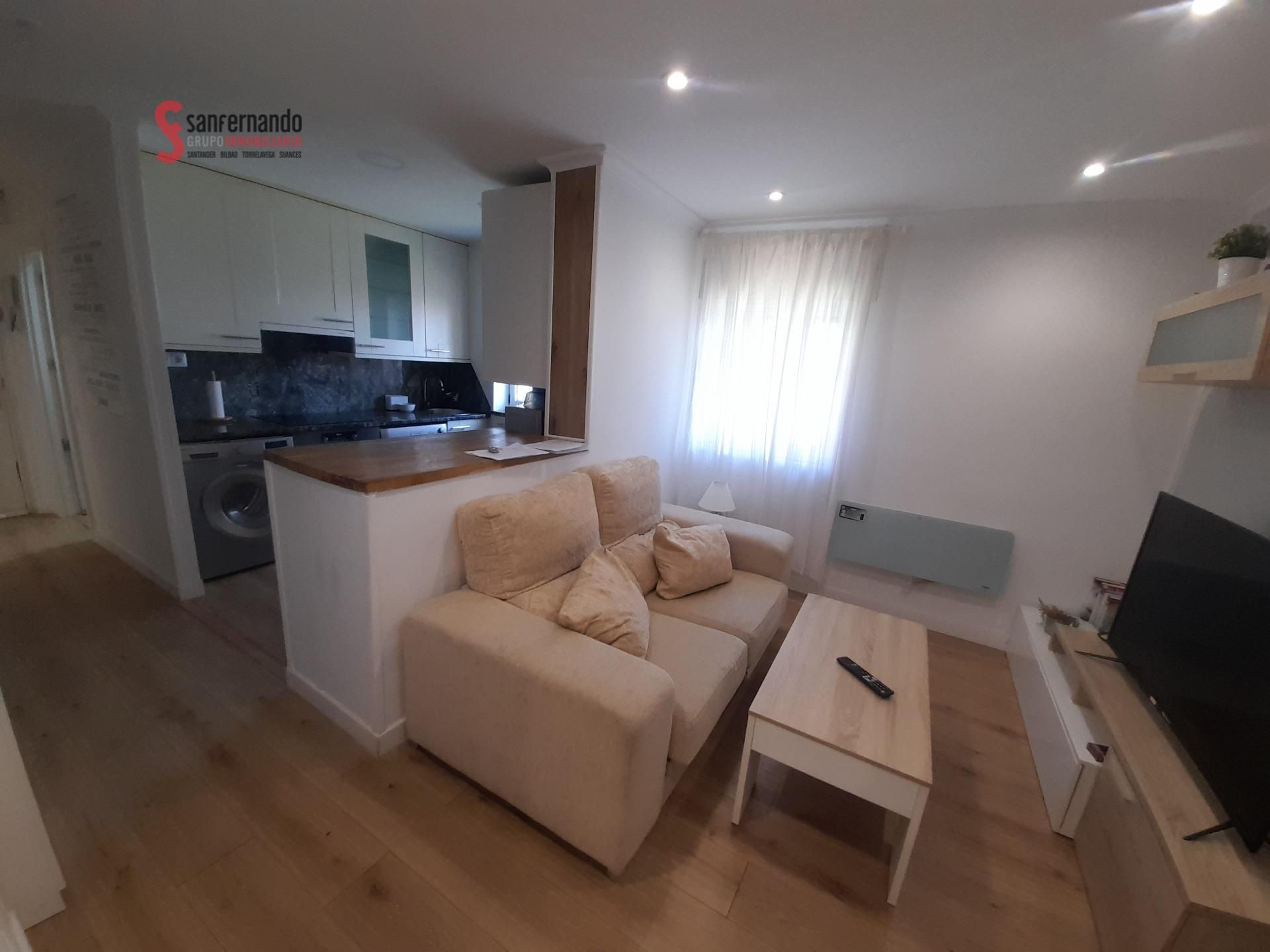 Sala d'estar de Pis de lloguer en Santander amb Calefacció