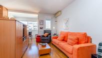 Living room of Flat for sale in  Barcelona Capital  with Heating, Furnished and Balcony