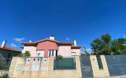 Vista exterior de Casa adosada en venda en Pioz