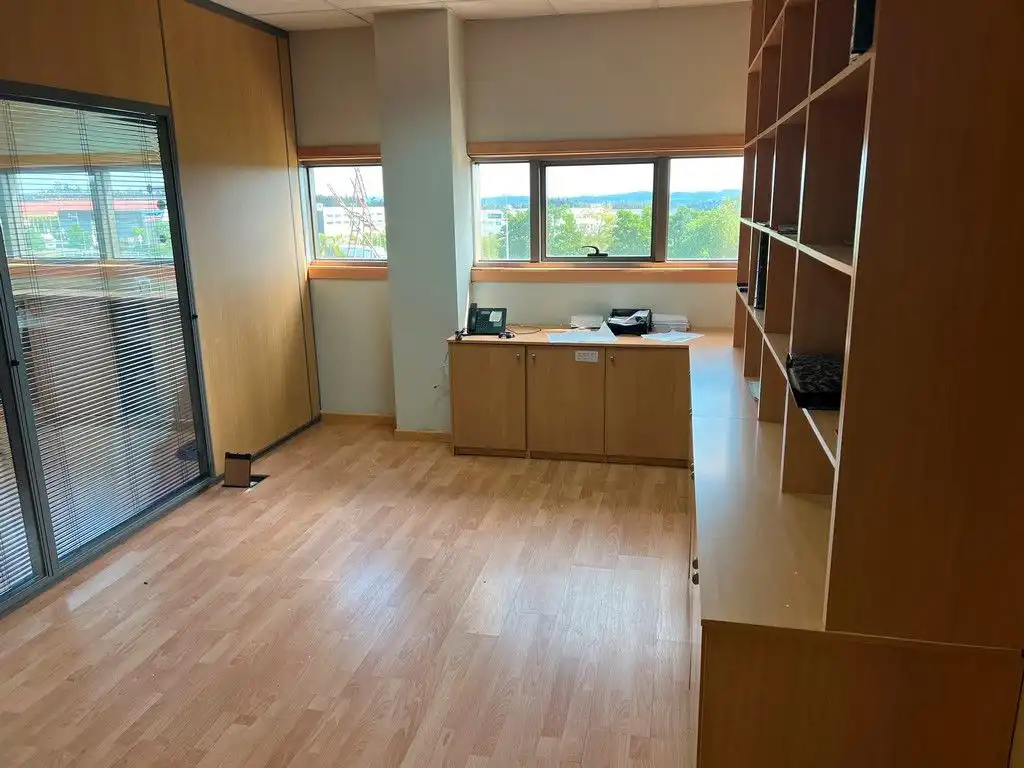 Oficina de alquiler en Santiago de Compostela  con Aire acondicionado
