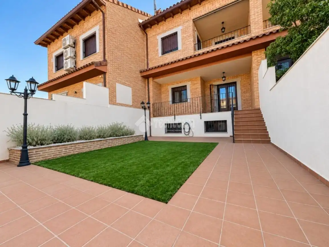 Semi-detached house with pool for sale in La Dehesa - El Pinar, imagen 9