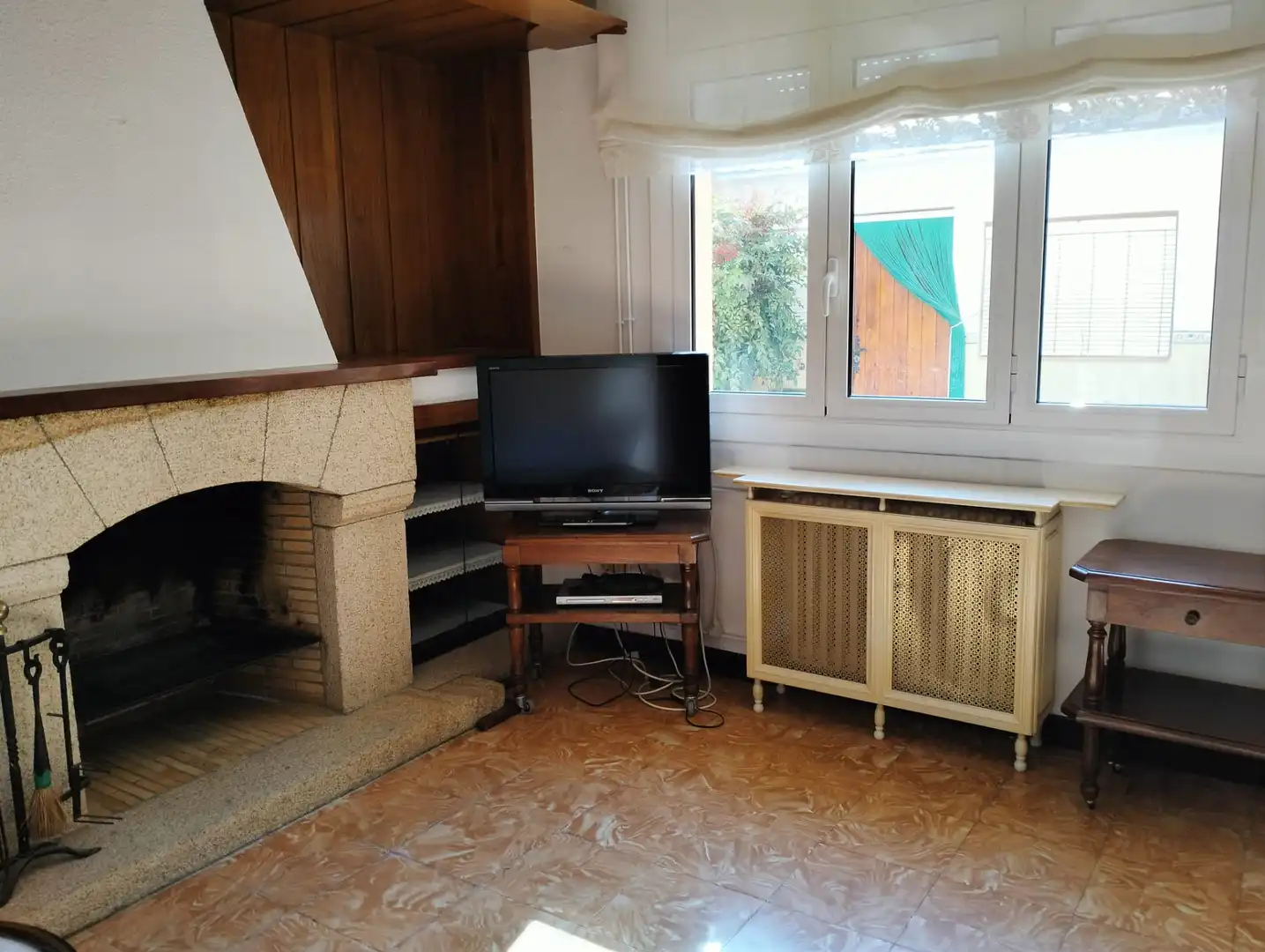 Sala d'estar de Casa o xalet en venda en Santa Coloma de Farners amb Calefacció, Traster i Forn