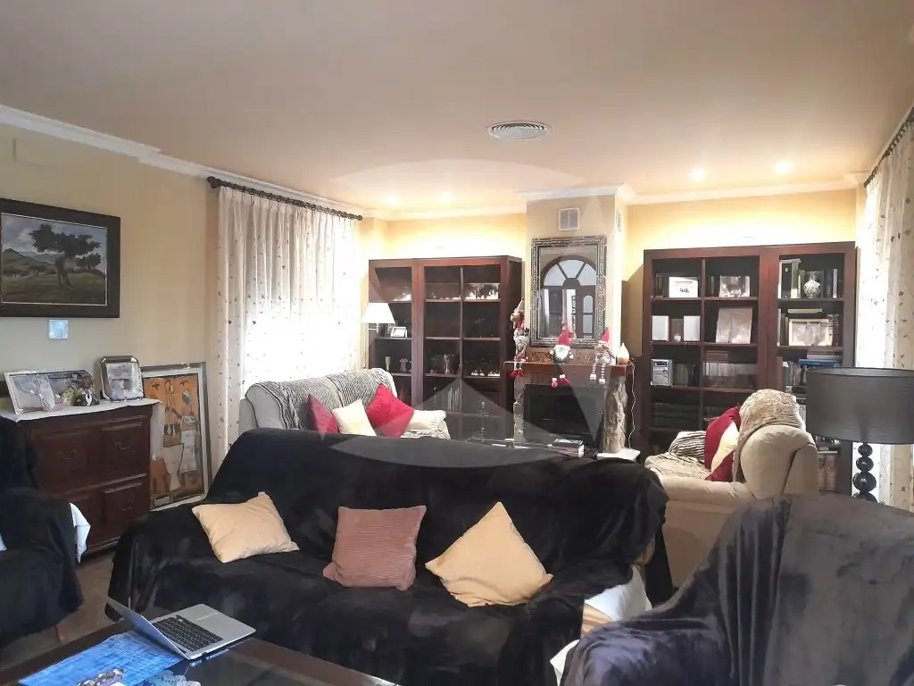 Casa o xalet en venda a Río Búrdalo, Avenida Elvas