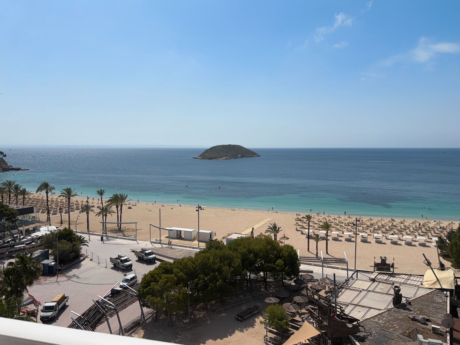 Vista exterior de Apartament en venda en Calvià amb Terrassa i Forn