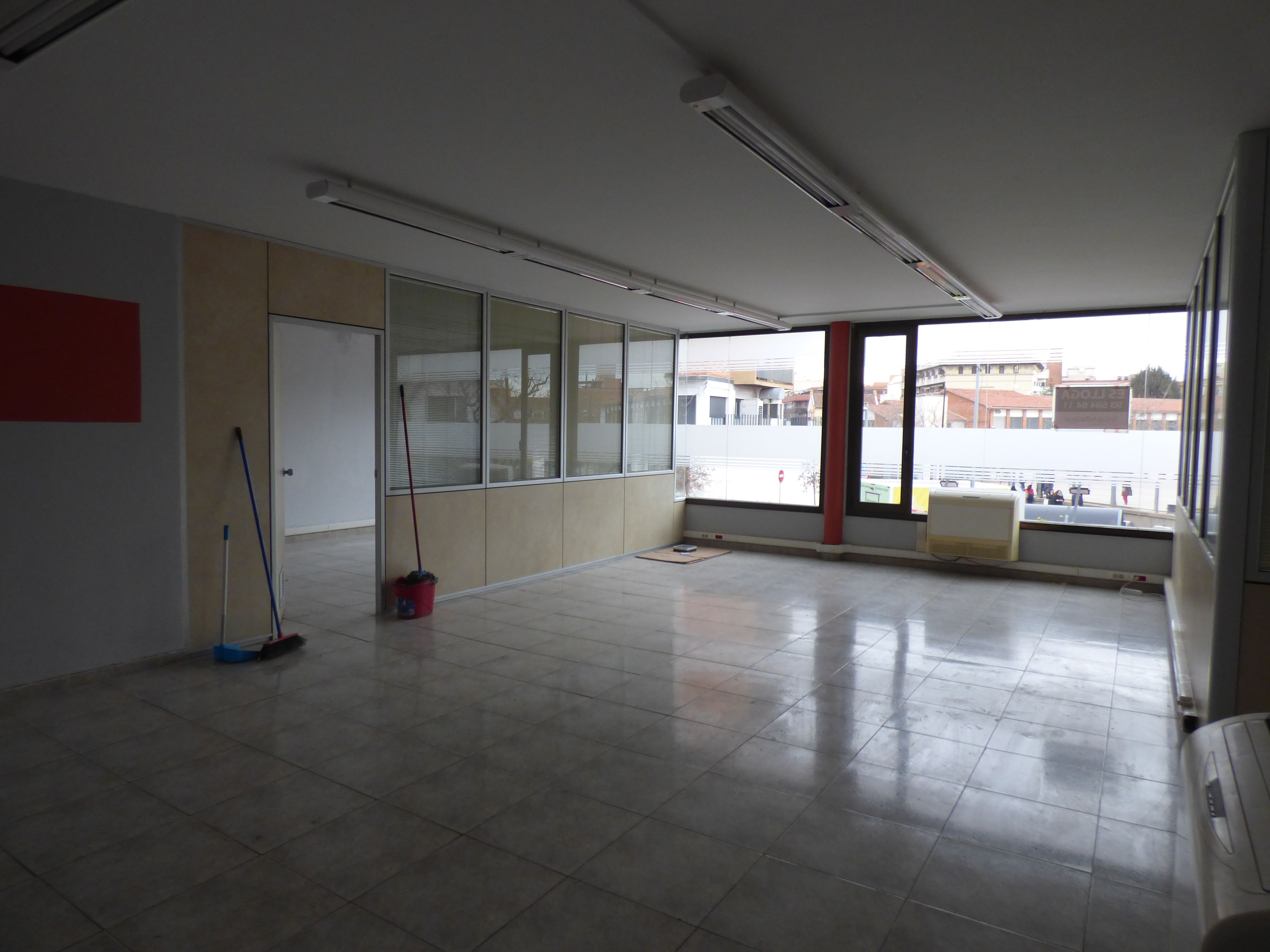 Local de lloguer a Centre - Cordelles, Cerdanyola del Vallès
