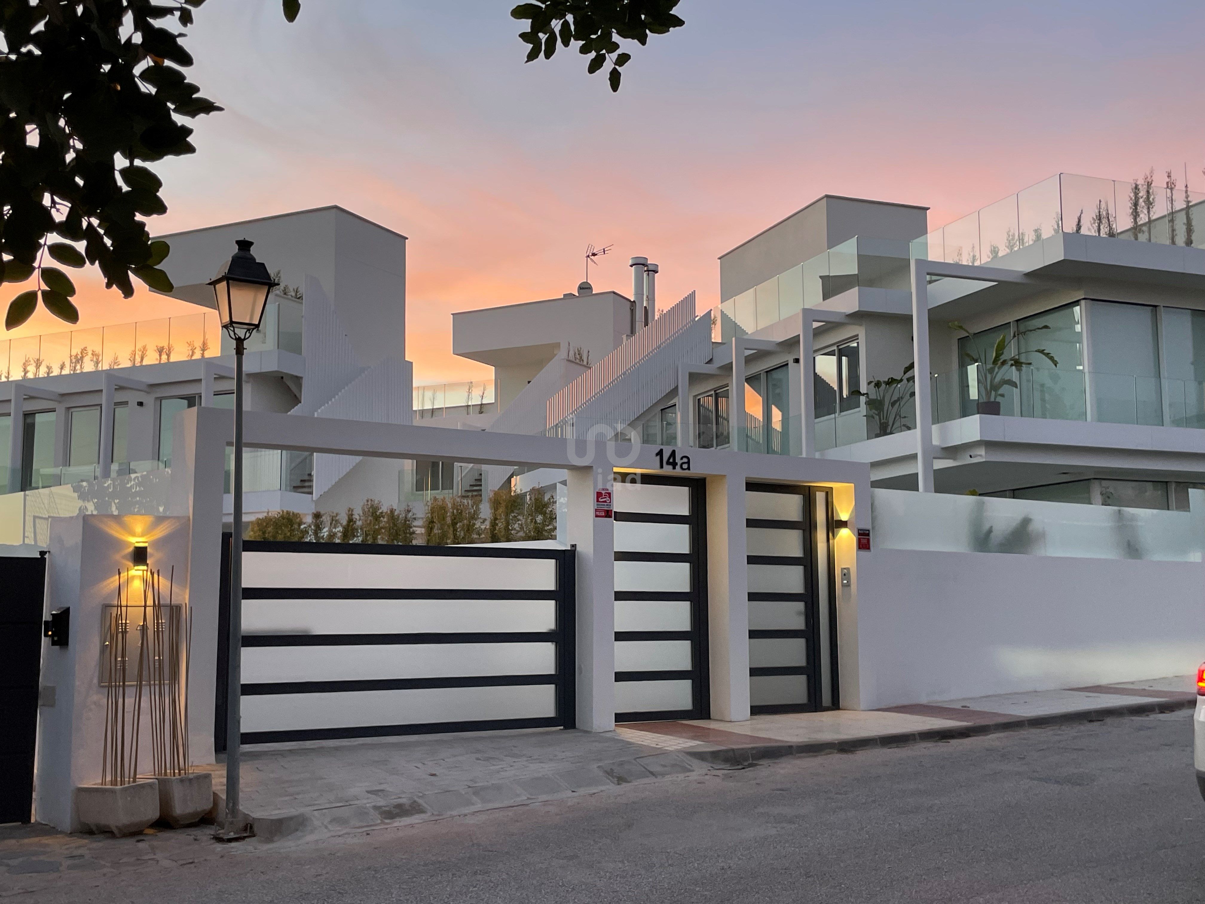 Vista exterior de Casa o chalet en venta en Marbella con Aire acondicionado, Calefacción y Terraza