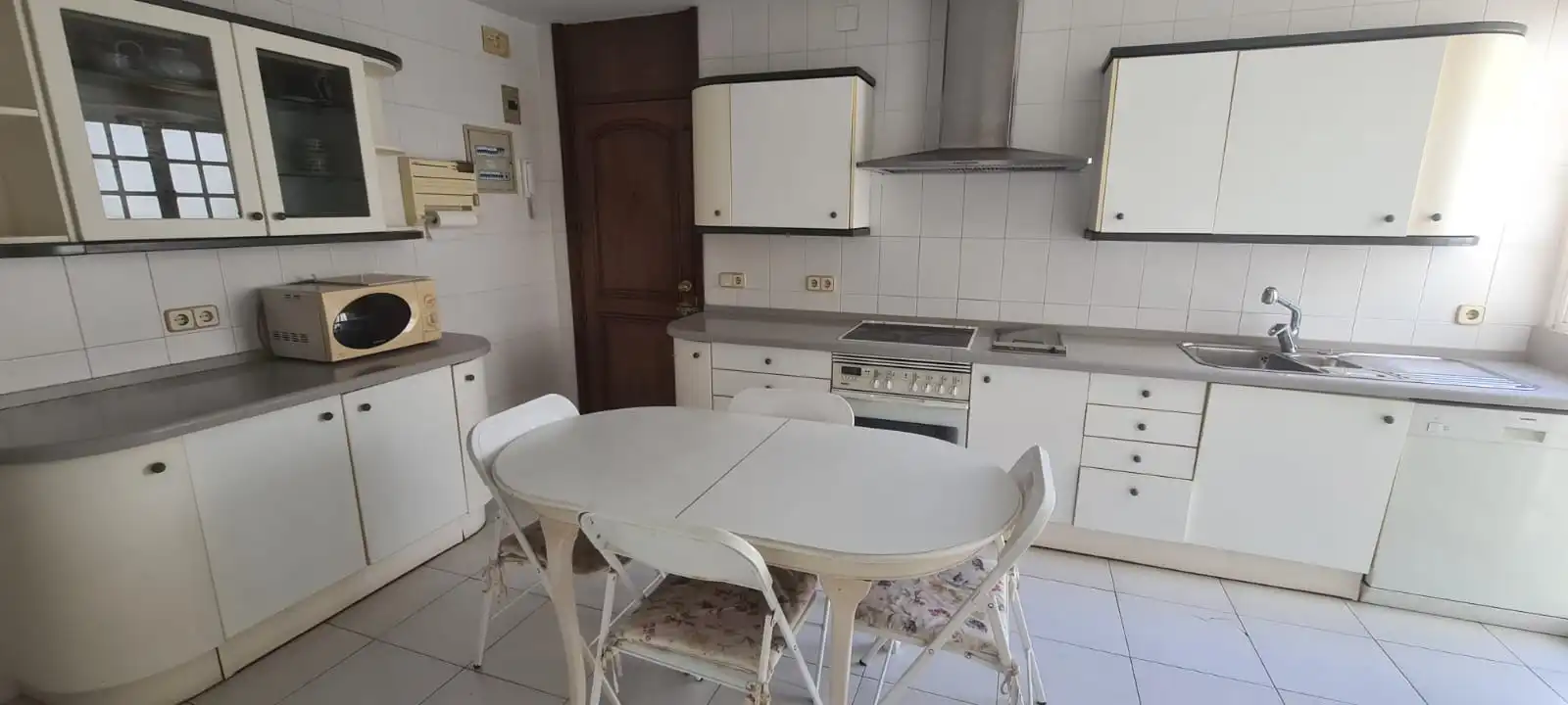 Kitchen of Flat for sale in Sevilla  with Furnished