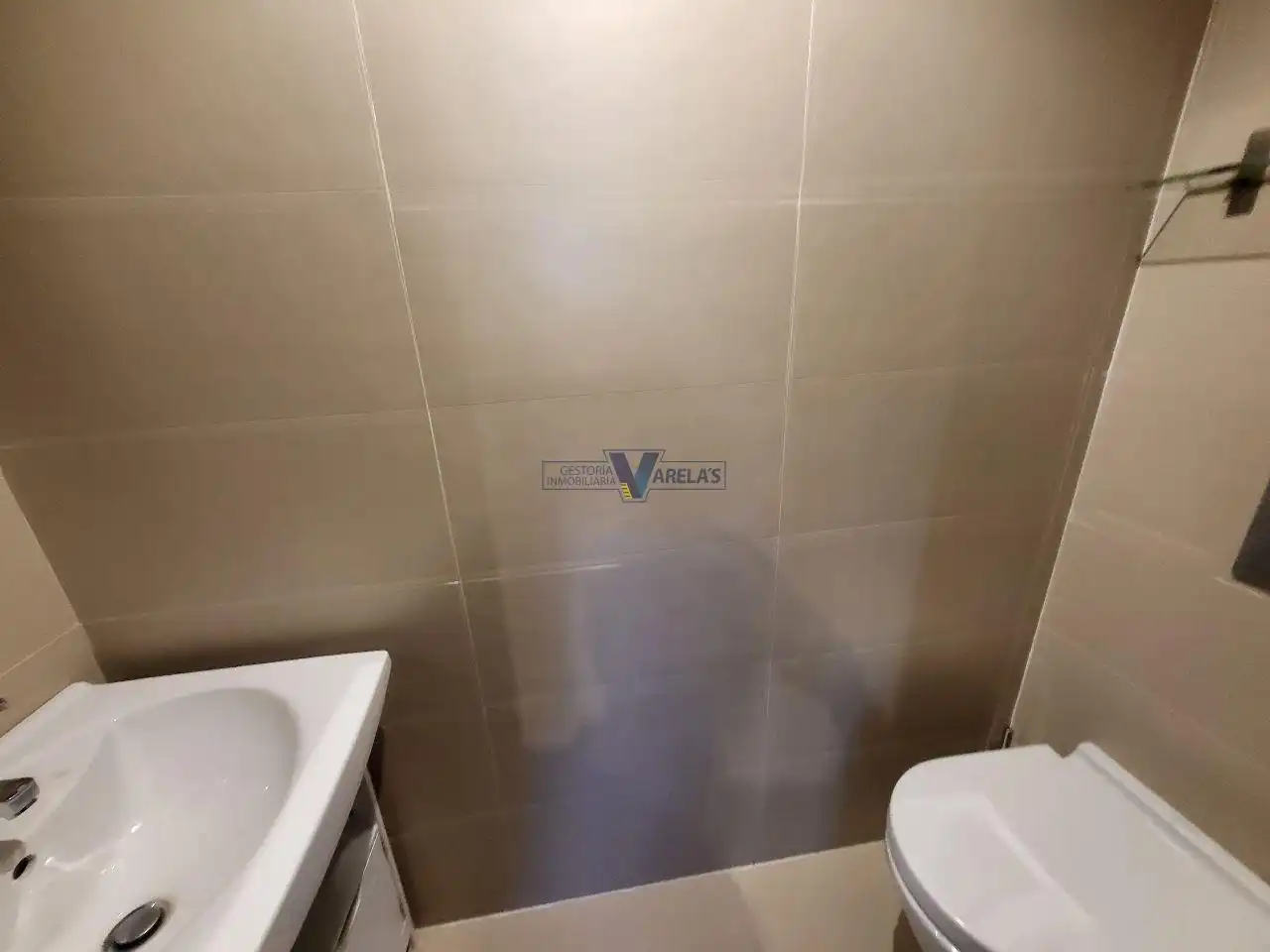 Badezimmer von Maisonette zum Verkauf in Ourense Capital  mit Heizung, Terrasse und Haustechnik