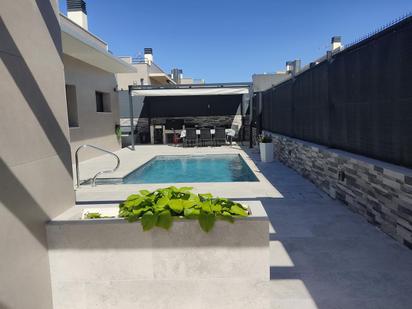 Swimming pool of House or chalet for sale in Villalbilla  with Air Conditioner, Private garden and Terrace