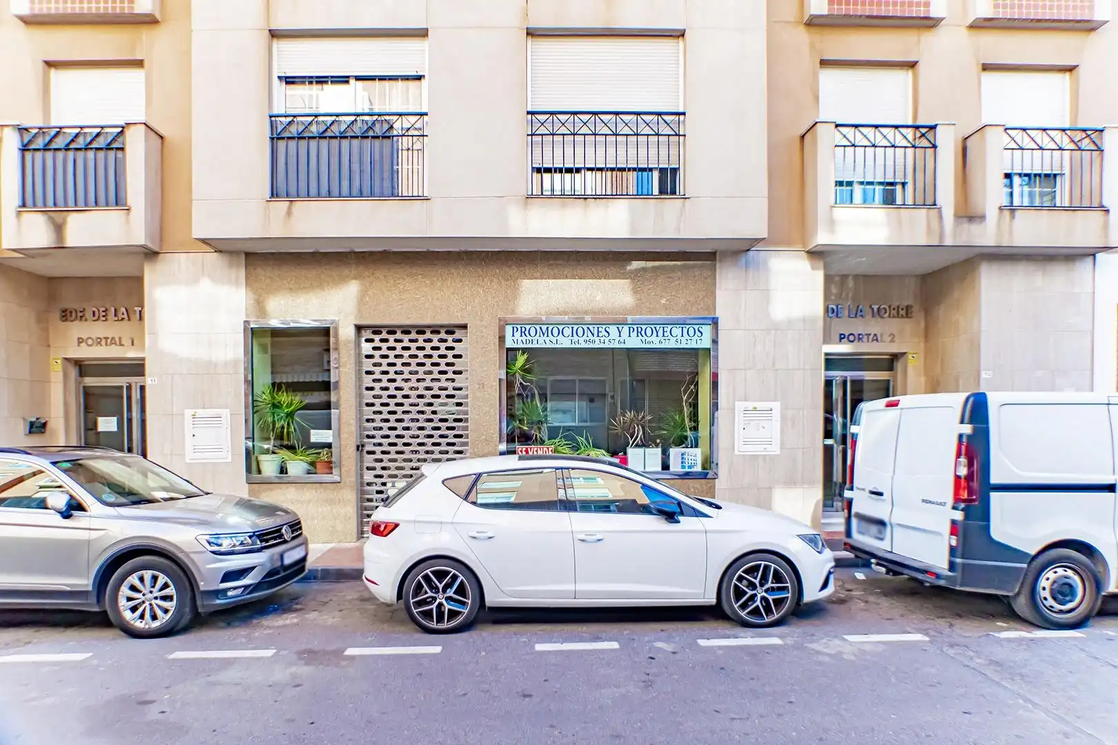 Local comercial de lloguer a Calle de Almería