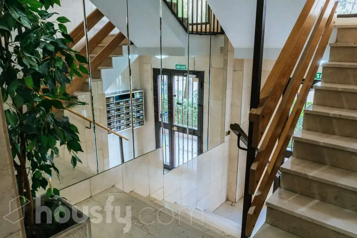 Flat for rent in Madrid  with Heating, Terrace and Furnished
